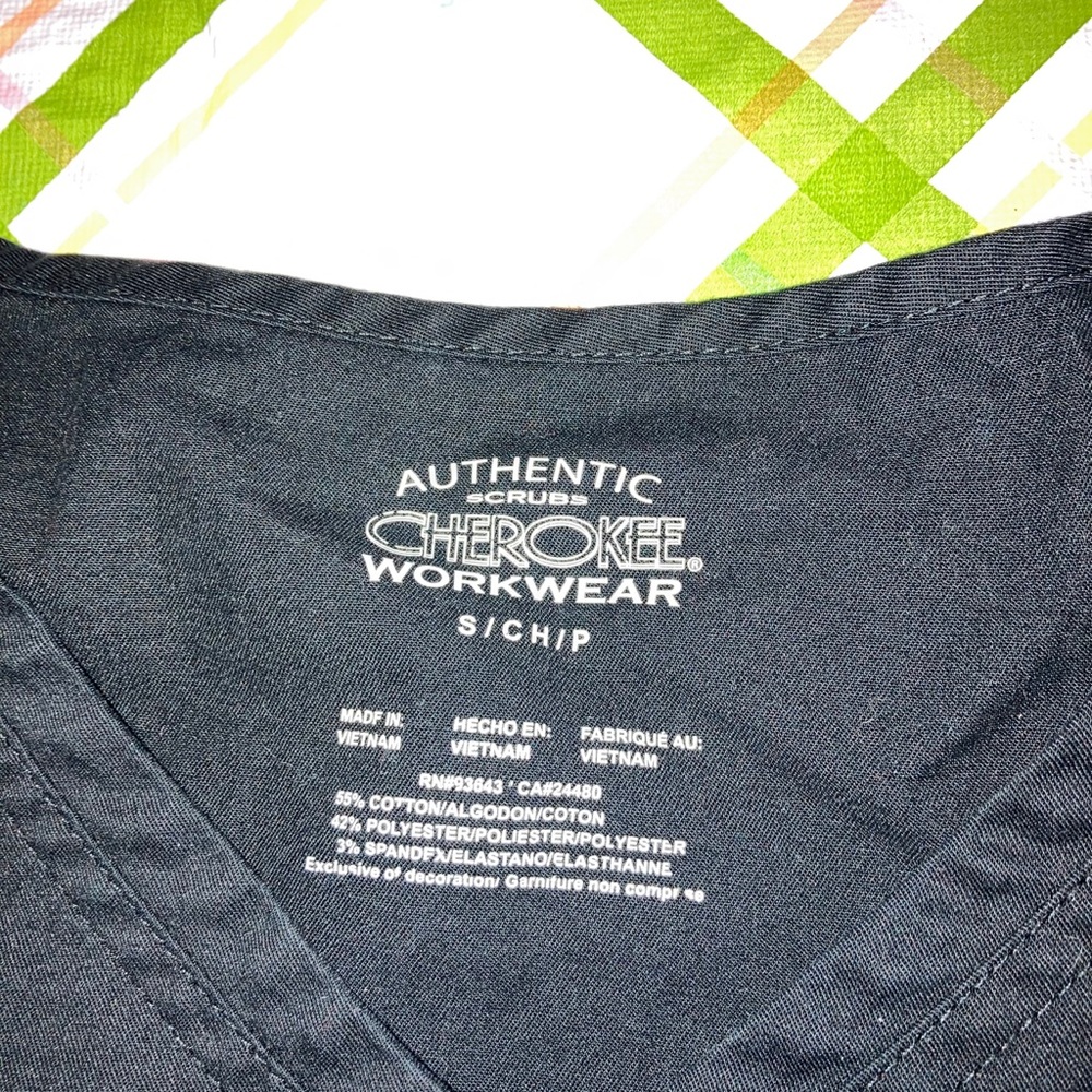 Scrub top - Picture 3 of 3